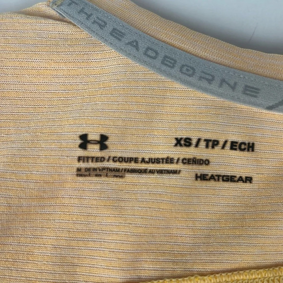 Under armour lot bundle purple yellow short sleeve athletic  sporty tshirt sz XS - Picture 13 of 14